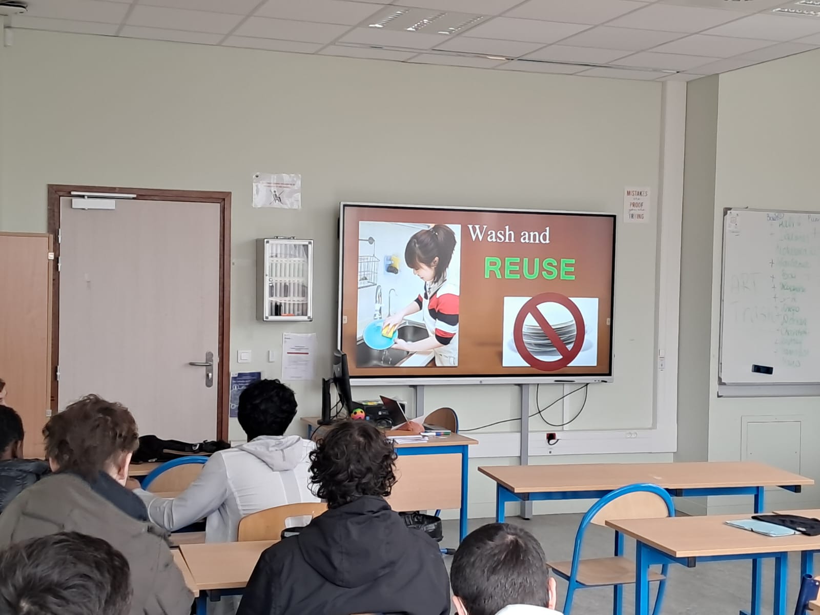 Innovative Classroom Practice in France: Climate Education with Eco Library